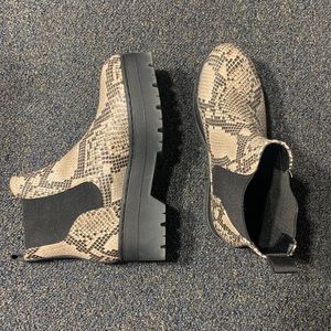 Brand new Mia Cayson Chelsea boots